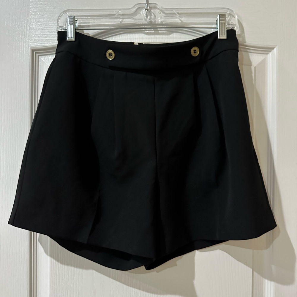 NWOT New York & Company Pleated Shorts - S